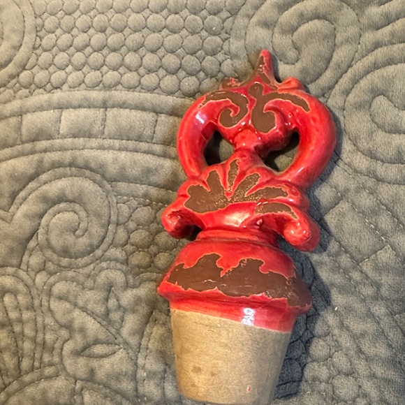 Red Decorative Ceramic Vase with removable finial top. - Picture 9 of 9